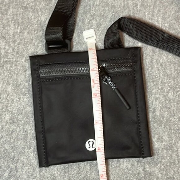 LULULEMON Black Ever Ready crossbody wallet. - Picture 8 of 9